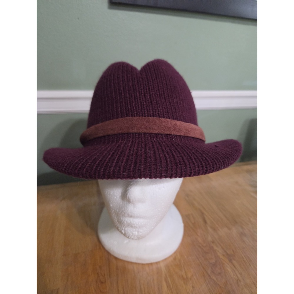 Borelli Rib-Knitted Burgandy Fedora Hat with Brim Suede Band Size 7